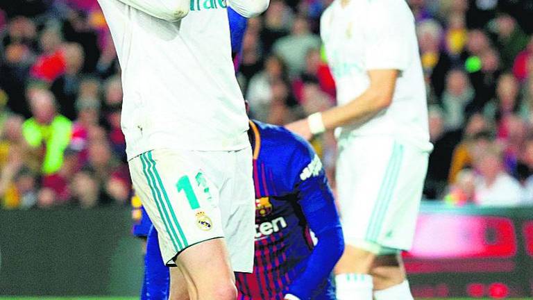 El Madrid deja vivo al Barça El Madrid deja vivo al Barça