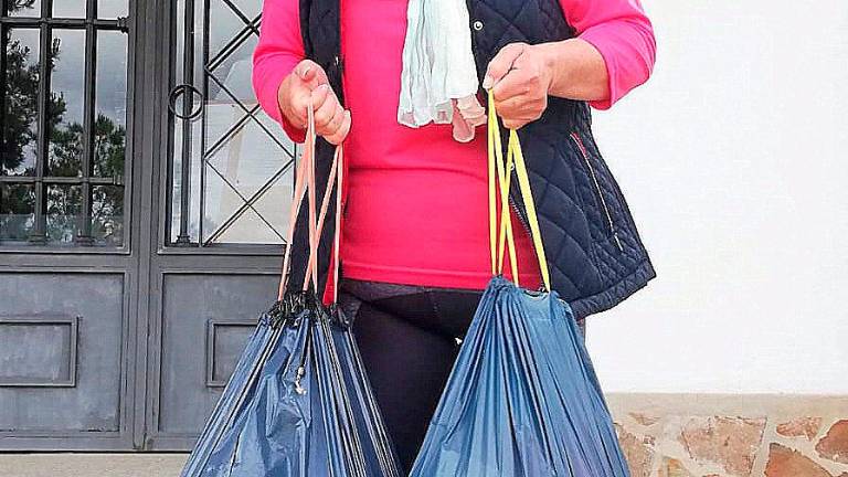 Un camino de siete kilómetros para poder tirar la basura Un camino de siete kilómetros para poder tirar la basura