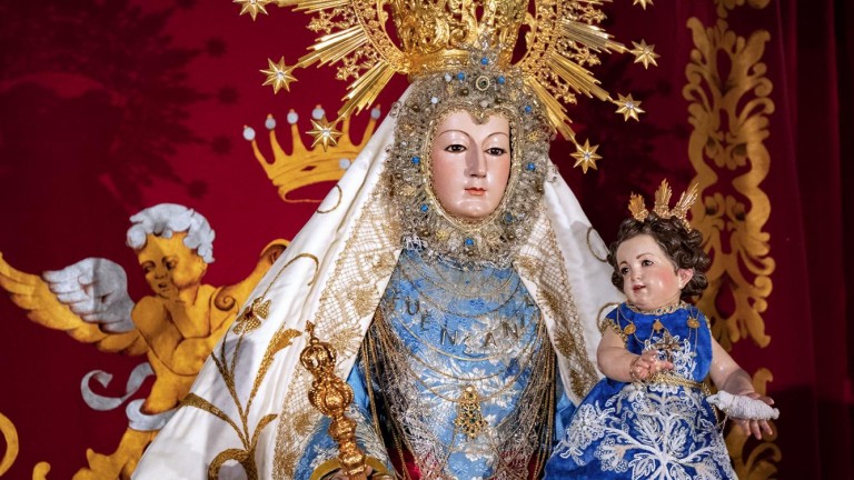 La coronación de la Virgen de la Fuensanta, más cerca