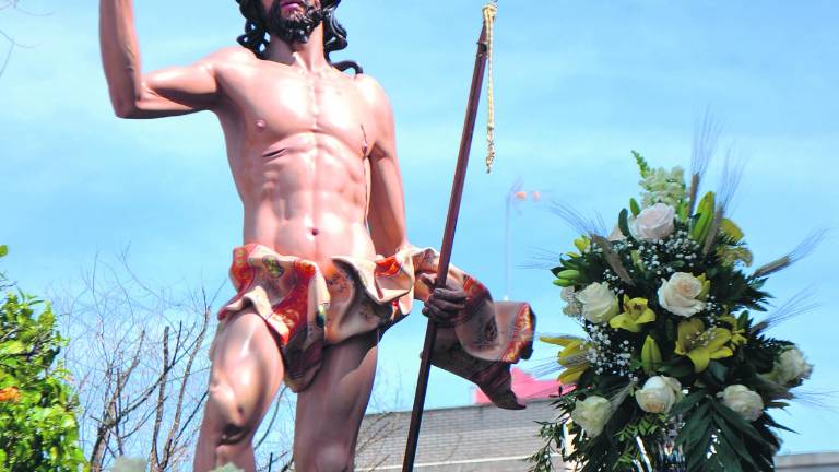 El Resucitado pone broche dorado a las procesiones El Resucitado pone broche dorado a las procesiones