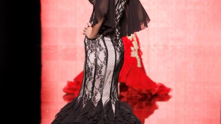 Escaparate para el talento joven en moda flamenca