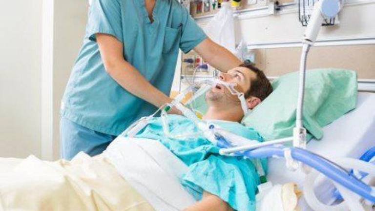 Médicos jiennenses diseñan una aplicación para ayudar a alimentar a pacientes Médicos jiennenses diseñan una aplicación para ayudar a alimentar a pacientes