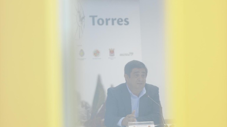 Francisco Reyes defiende a las diputaciones en una de las últimas conferencias de Torres