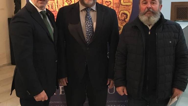 Un poeta prolífico en versos y premios Un poeta prolífico en versos y premios