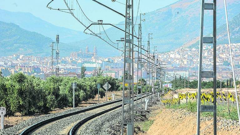 El talgo que llega “de rebote” aviva el malestar con el tren El talgo que llega “de rebote” aviva el malestar con el tren