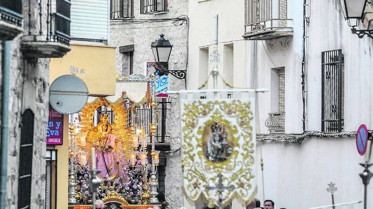 Con Paraguas también se disfruta el día grande de feria Con Paraguas también se disfruta el día grande de feria