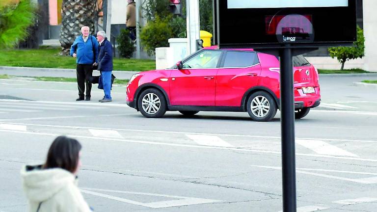Los nuevos termómetros aún no tienen electricidad Los nuevos termómetros aún no tienen electricidad