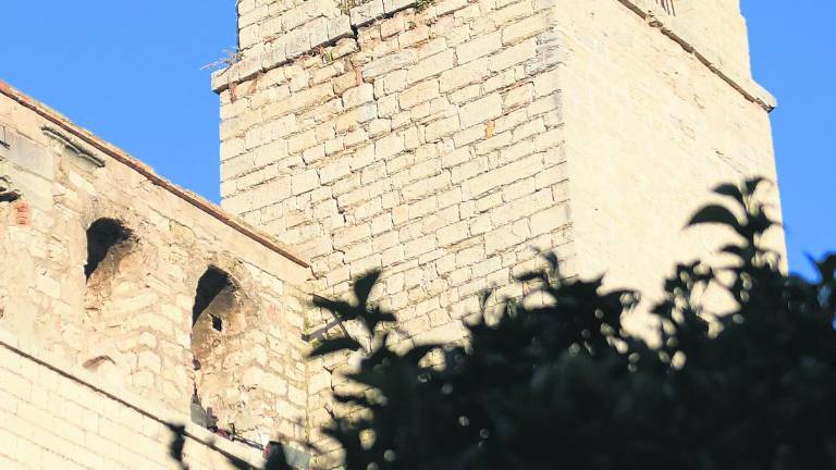 La “guerra” por la Torre del Concejo mata su reloj La “guerra” por la Torre del Concejo mata su reloj