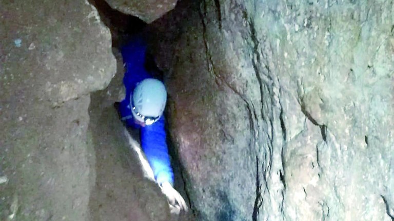 Hallan restos humanos en una cueva de Villacarrillo