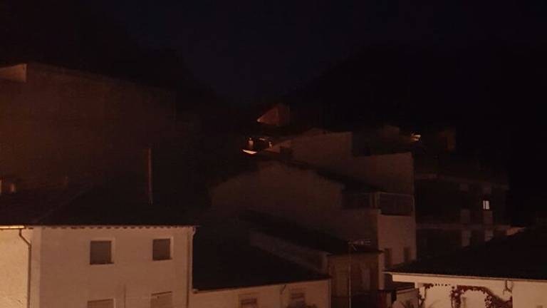 La expectación se desborda para capturar la superluna La expectación se desborda para capturar la superluna