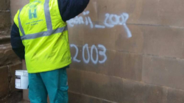 Retiran pintadas en las ruinas de San Francisco de Baeza