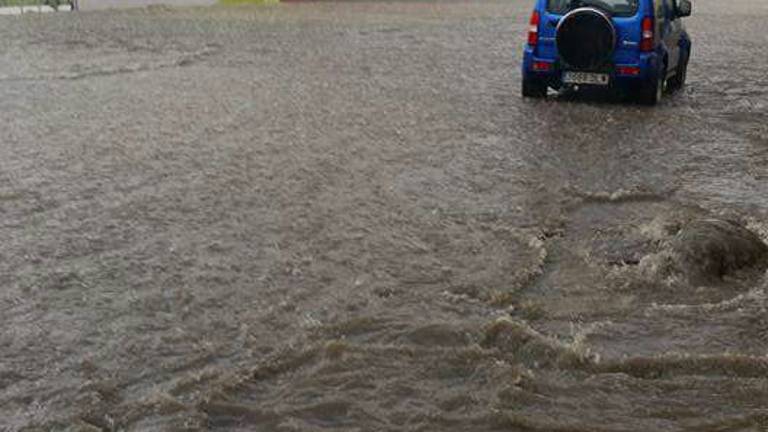 Una lluvia de granizo sorprende a Martos