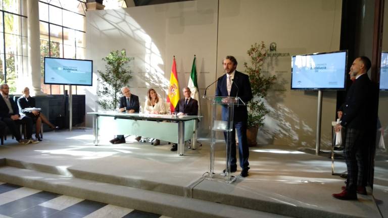 Juan Espejo recoge la distinción del Premio Andalucía de Periodismo Juan Espejo recoge la distinción del Premio Andalucía de Periodismo