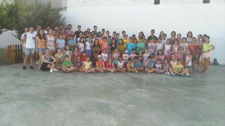 Más de un centenar de niños participa en la Escuela de Verano