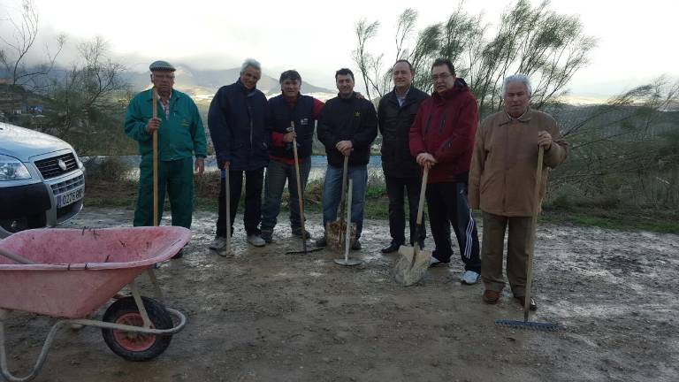 Por una zona verde en Los Bermejales Por una zona verde en Los Bermejales