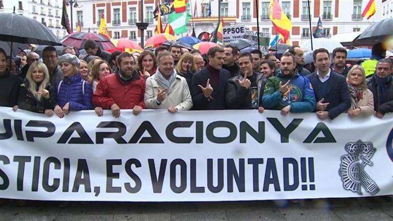 Los policías y guardias civiles reivindican una igualdad salarial Los policías y guardias civiles reivindican una igualdad salarial