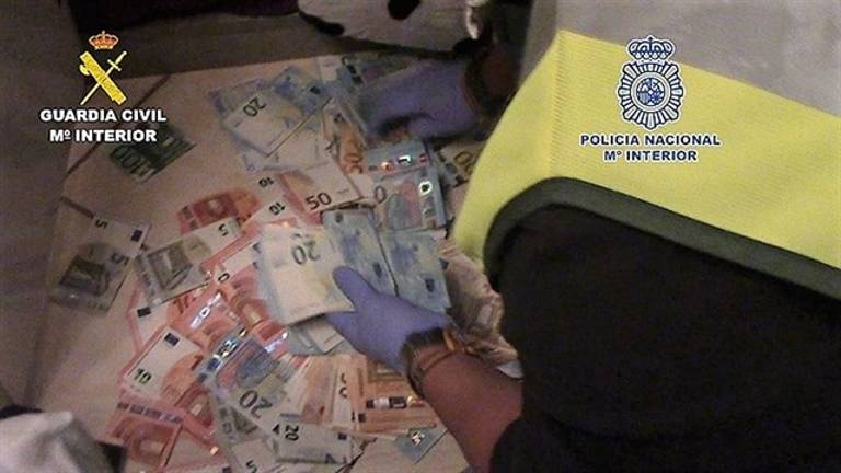 Diecisiete detenidos e intervenidas tres toneladas de hachís Diecisiete detenidos e intervenidas tres toneladas de hachís