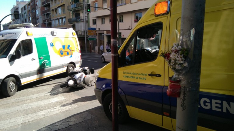 Accidente de moto con un herido en una esquina marcada por la tragedia