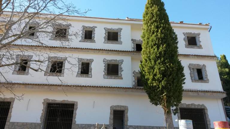 Quesada quiere estrenar su “coqueto” hotel de montaña Quesada quiere estrenar su “coqueto” hotel de montaña