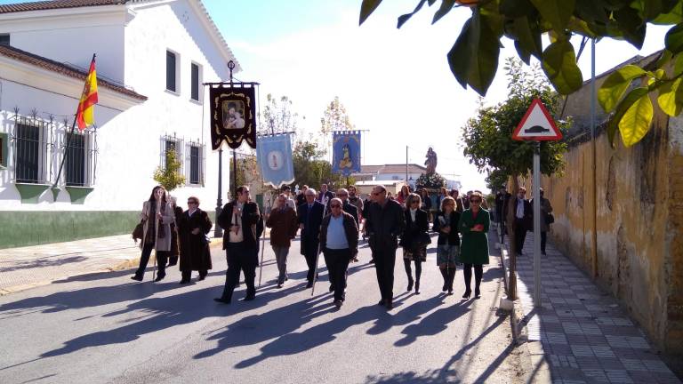 Acunada la reina Inmaculada