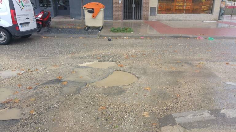 Críticas del PSOE al estado de la calle Principado de Asturias Críticas del PSOE al estado de la calle Principado de Asturias