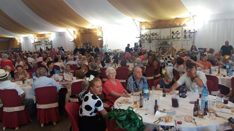 Linares rinde un homenaje a sus mayores en la feria Linares rinde un homenaje a sus mayores en la feria