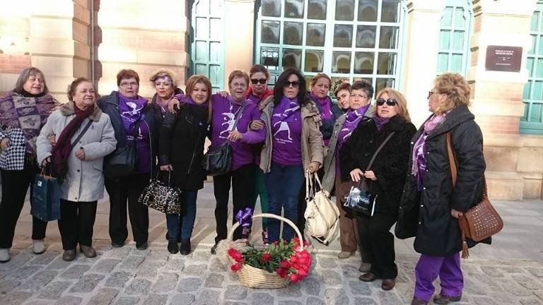 Coloquio sobre la situación de la mujer en la sociedad Coloquio sobre la situación de la mujer en la sociedad