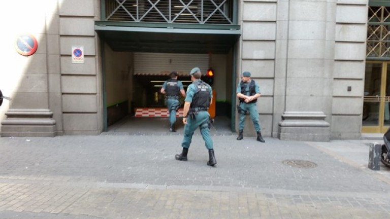 La Guardia Civil hace un registro del despacho de Zaplana en Telefónica