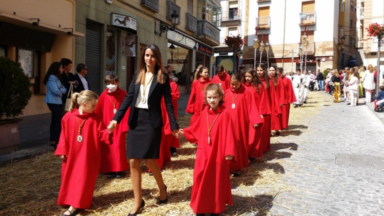 Miles de fieles veneran el Cuerpo de Cristo por las calles de Jaén