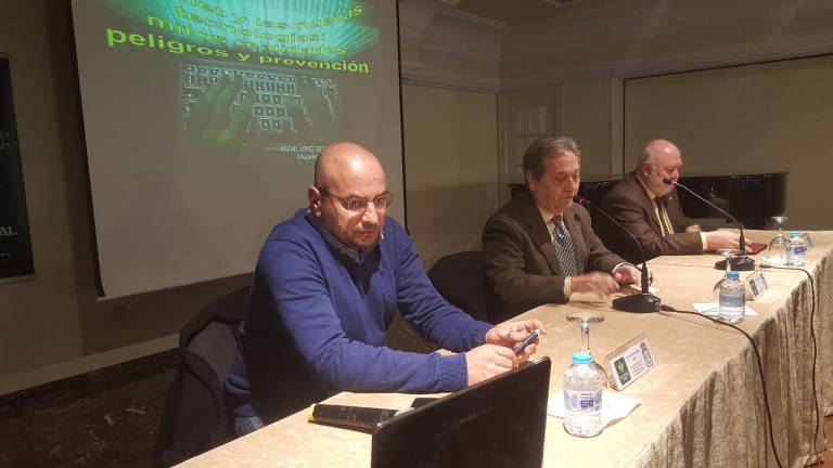 Los peligros de las redes en La Económica Los peligros de las redes en La Económica