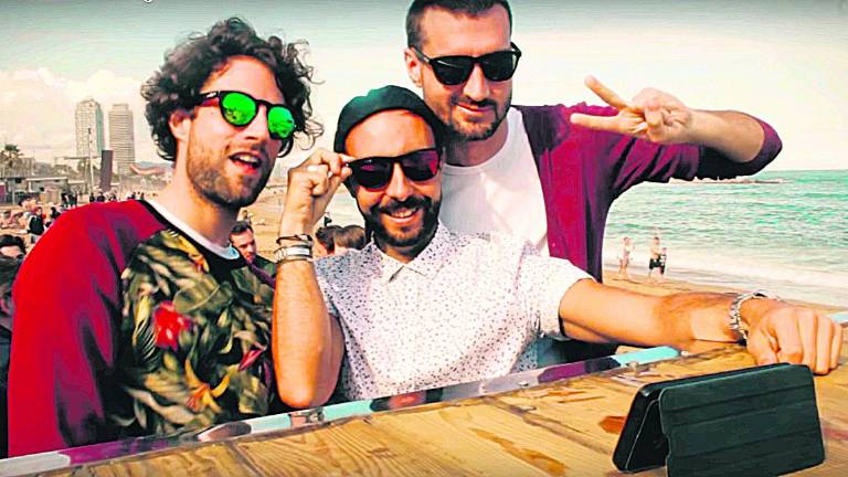 “Selfies” más fáciles con WeOn Glasses “Selfies” más fáciles con WeOn Glasses