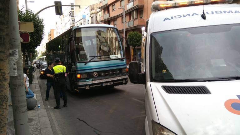 Un autobús atropella a una mujer en la Avenida de Madrid Un autobús atropella a una mujer en la Avenida de Madrid