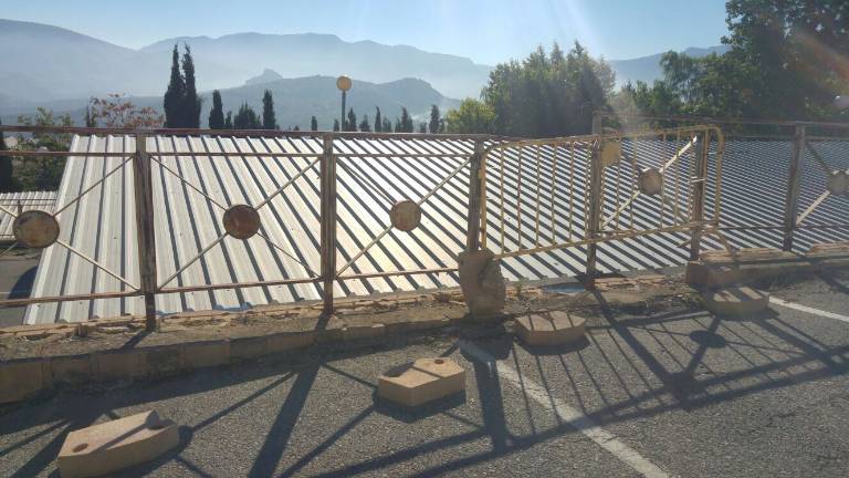 Denuncian el estado del parquin de La Merced Denuncian el estado del parquin de La Merced