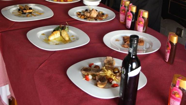 El mejor maridaje entre miel y aceite deleita a comensales El mejor maridaje entre miel y aceite deleita a comensales