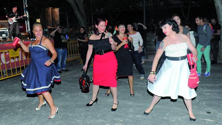 Jaén baila al ritmo rockabilly que trae un exitoso Alligator