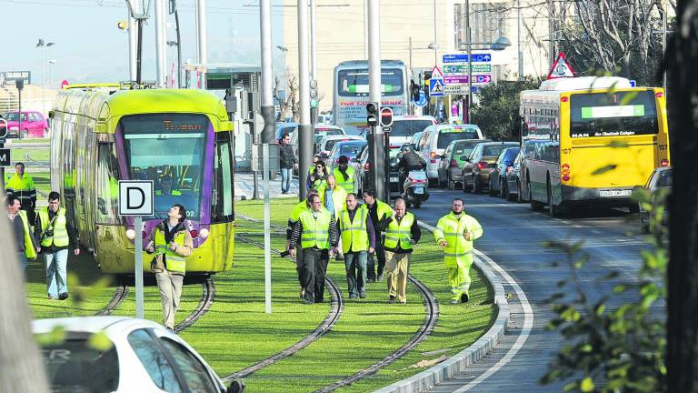 Llega el trasbordo de autobús Llega el trasbordo de autobús