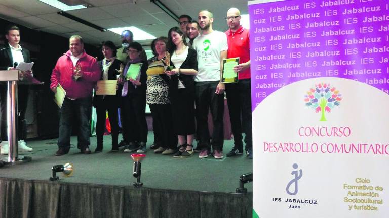 Aplauso al compromiso social Aplauso al compromiso social