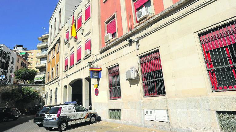 Un taxista lleva a la Policía a un cliente armado con una catana Un taxista lleva a la Policía a un cliente armado con una catana