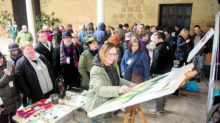 Lienzos y caballetes llenan calles y plazas de la ciudad