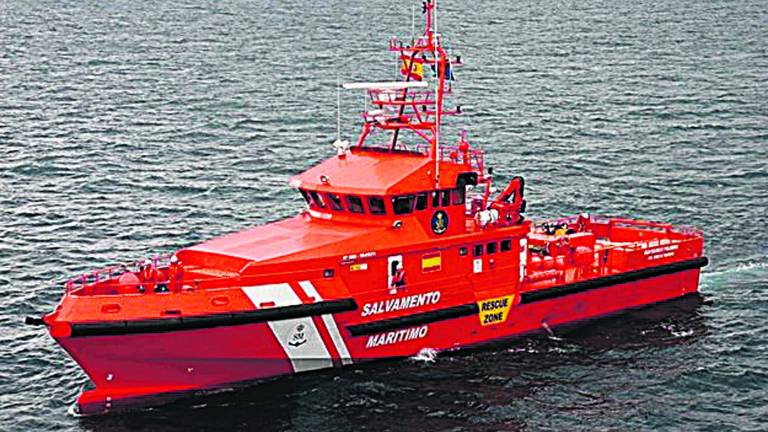 Motril acoge a los inmigrantes que durmieron en un barco Motril acoge a los inmigrantes que durmieron en un barco
