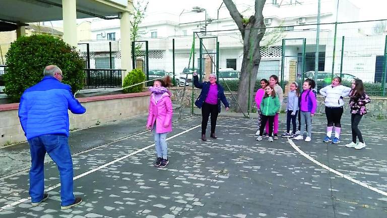 Cincuenta años de un gran colegio Cincuenta años de un gran colegio