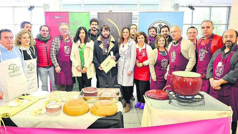 Homenaje a los vendedores de la materia prima de la cocina Homenaje a los vendedores de la materia prima de la cocina