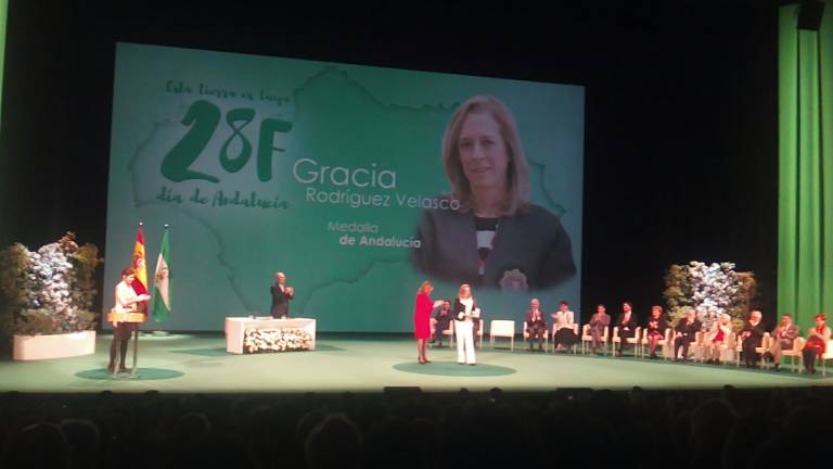 Andalucía rinde homenaje a Joaquín Sabina y a Gracia Rodríguez Andalucía rinde homenaje a Joaquín Sabina y a Gracia Rodríguez