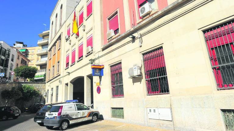 Doce detenidos por la venta de papeles a inmigrantes irregulares Doce detenidos por la venta de papeles a inmigrantes irregulares