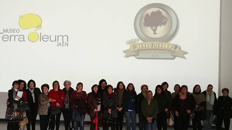 Mujeres cooperativistas conocen el Museo Terra Oleum