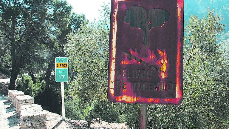 El agua refresca los montes El agua refresca los montes