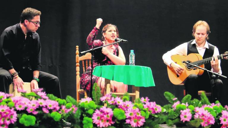 Arte y solidaridad en el teatro Arte y solidaridad en el teatro