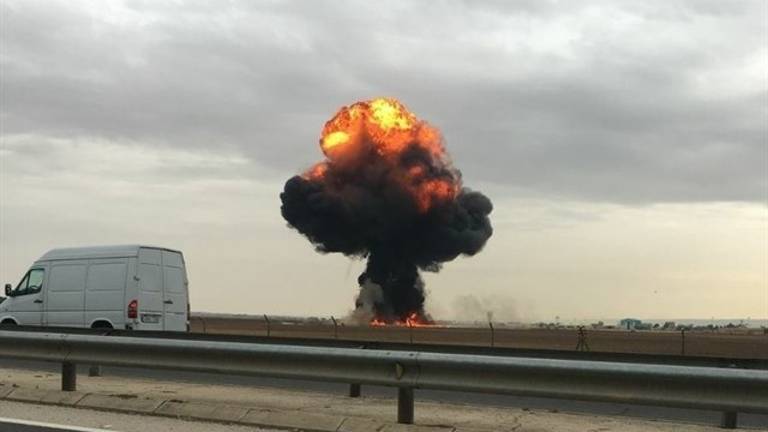 El piloto del F-18 fallecido es Fernando Pérez Serrano, de 26 años y teniente del Ejército del Aire El piloto del F-18 fallecido es Fernando Pérez Serrano, de 26 años y teniente del Ejército del Aire