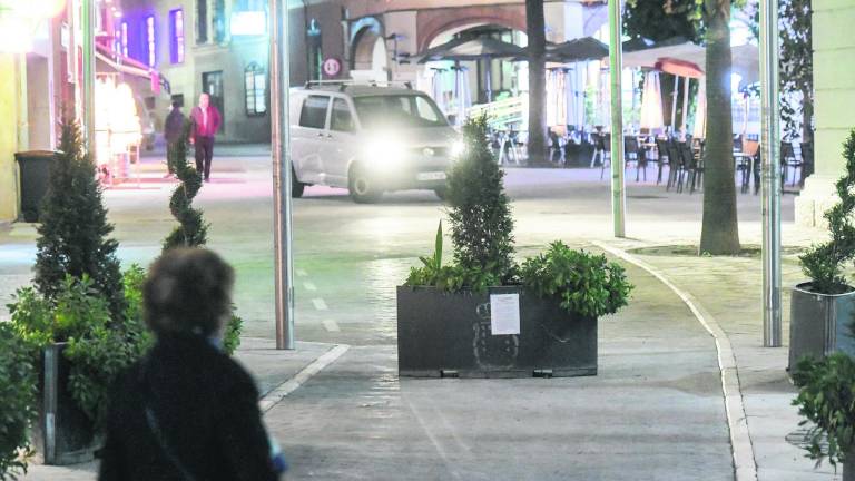 Doble sentido en El Pósito para quitar el tráfico de Roldán y Marín Doble sentido en El Pósito para quitar el tráfico de Roldán y Marín