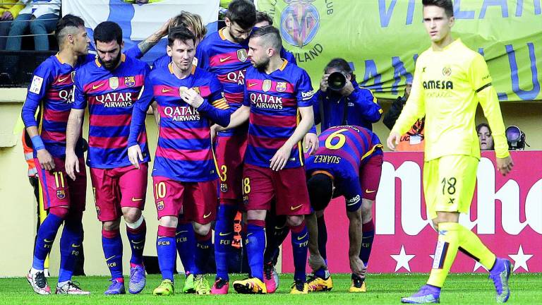 El Barcelona se relaja y tropieza en El Madrigal El Barcelona se relaja y tropieza en El Madrigal